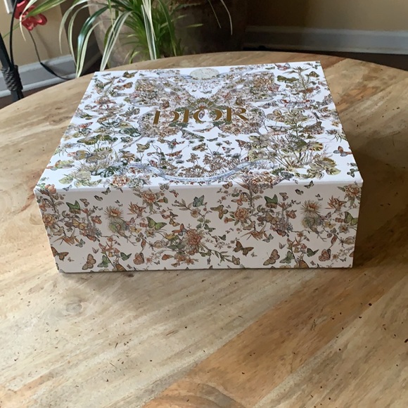 DIOR Gift Box - - Picture 3 of 11